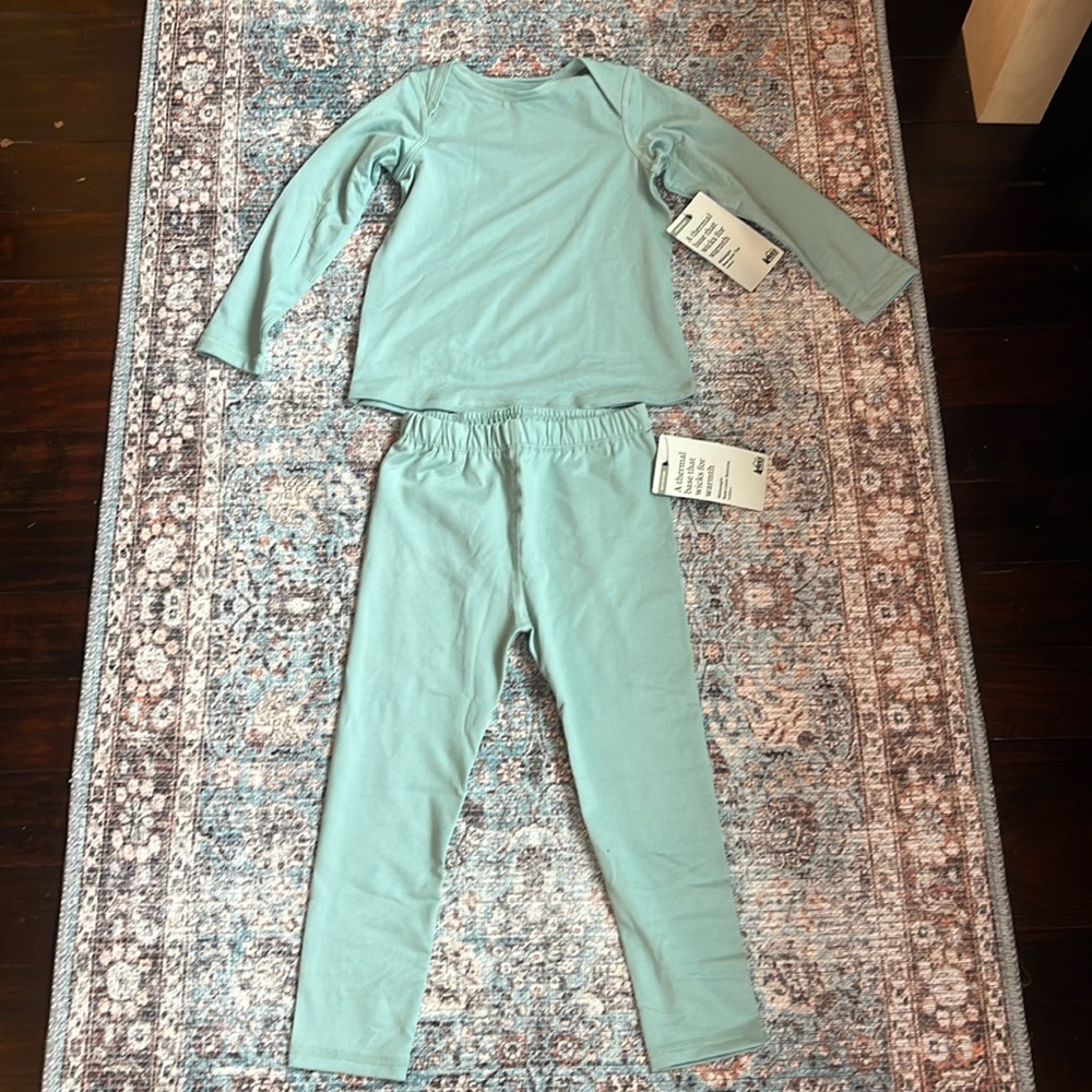 NWT Size 4T REI midweight thermal set